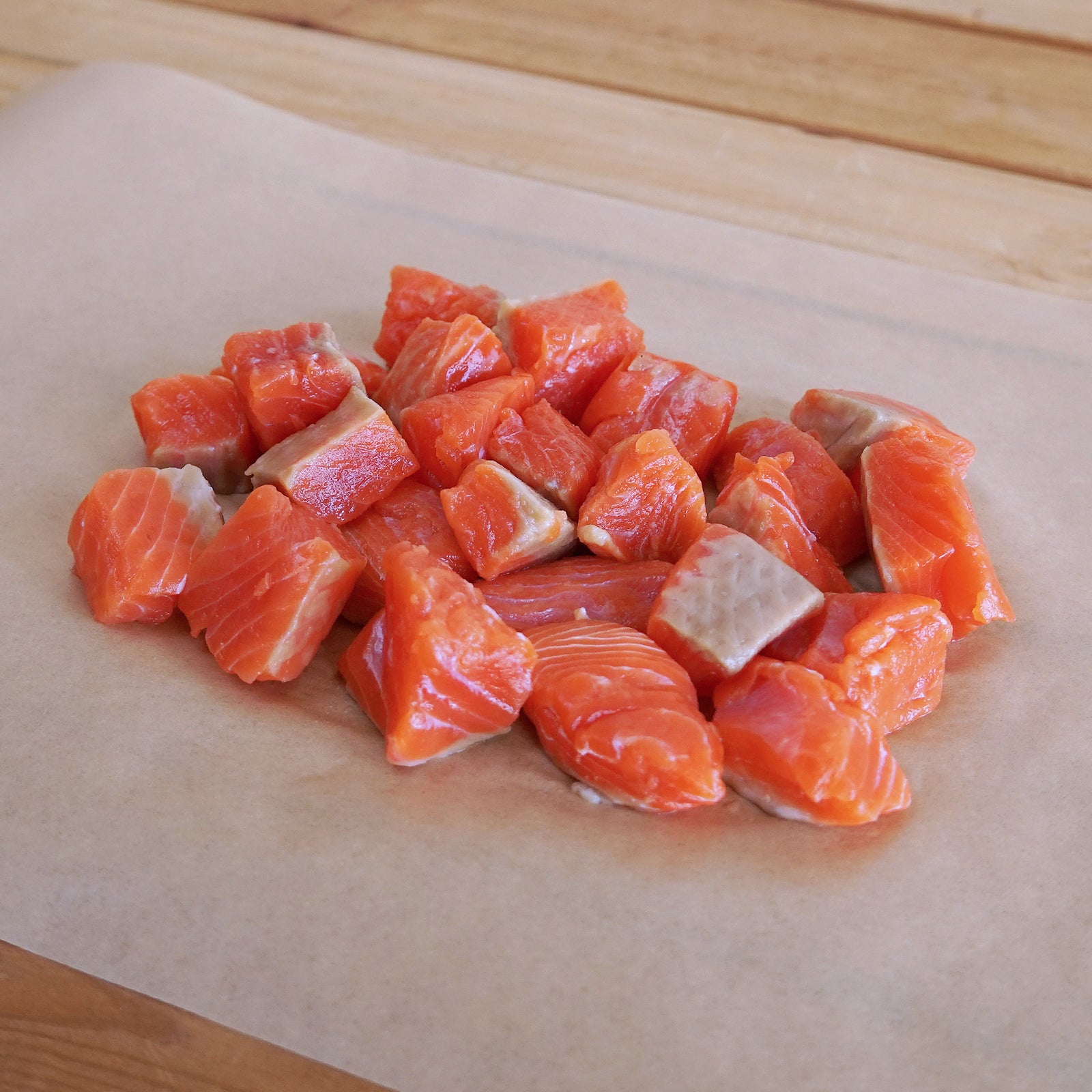 天然 高級 紅鮭 サーモン 角切り カナダ産 (200g) - ホライズンファームズ