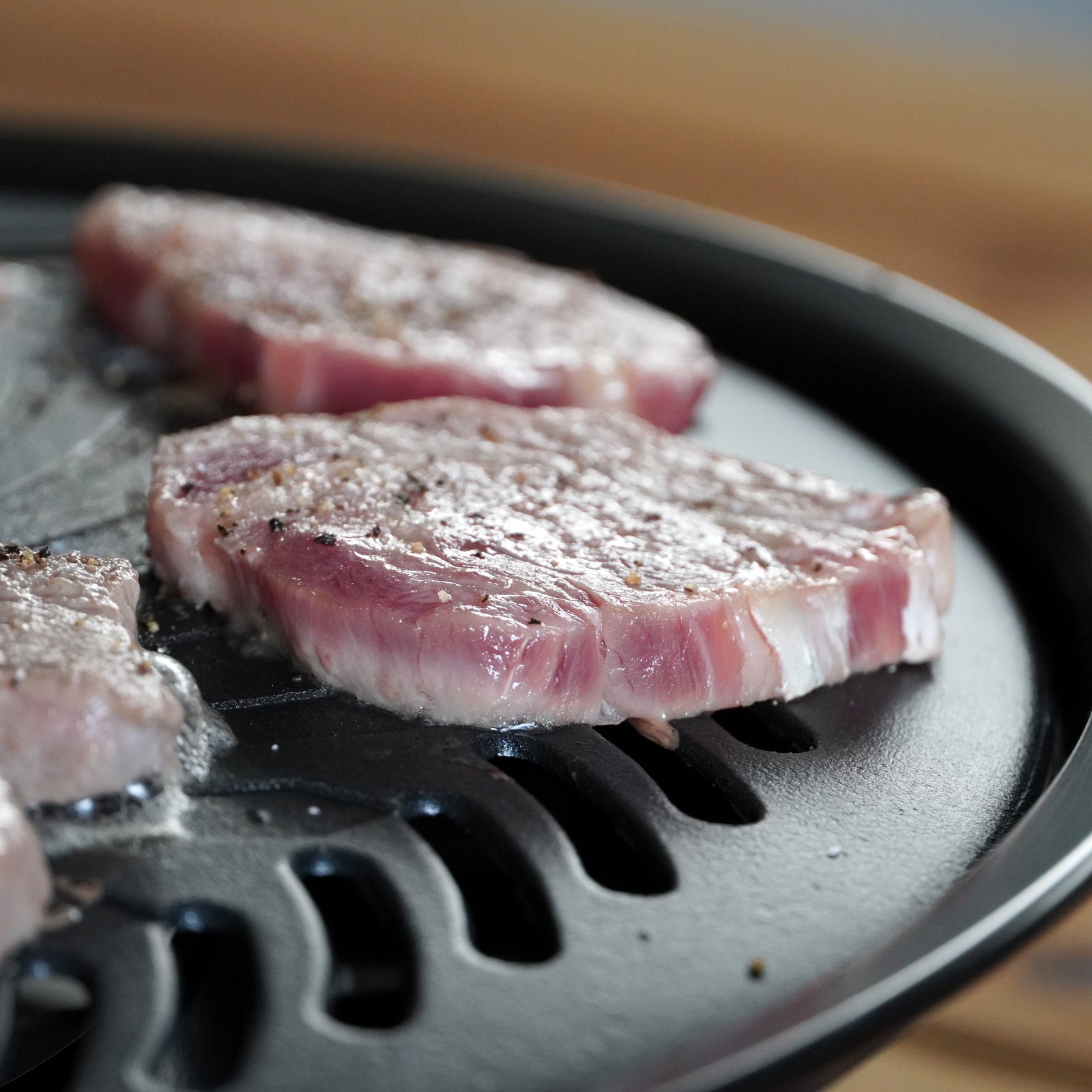 ニュージーランド産  ラム肉 ラムショルダー 焼肉用 厚切り スライス (300g) ホライズンファームズ